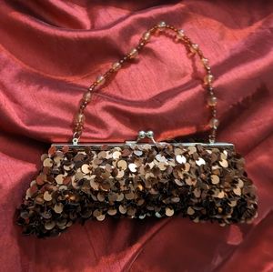 Beautiful and dazzling many shoulder clutch